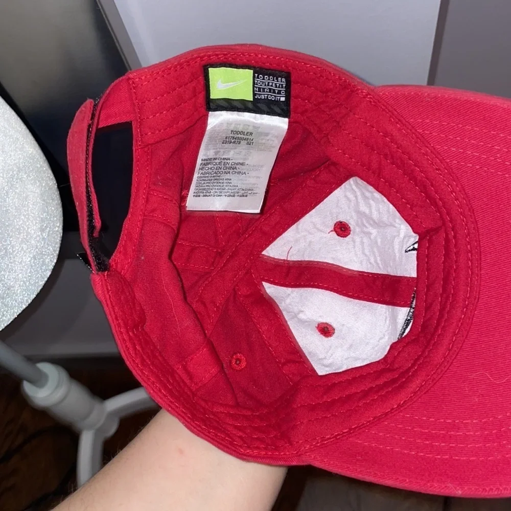♡red Nike toddler hat
